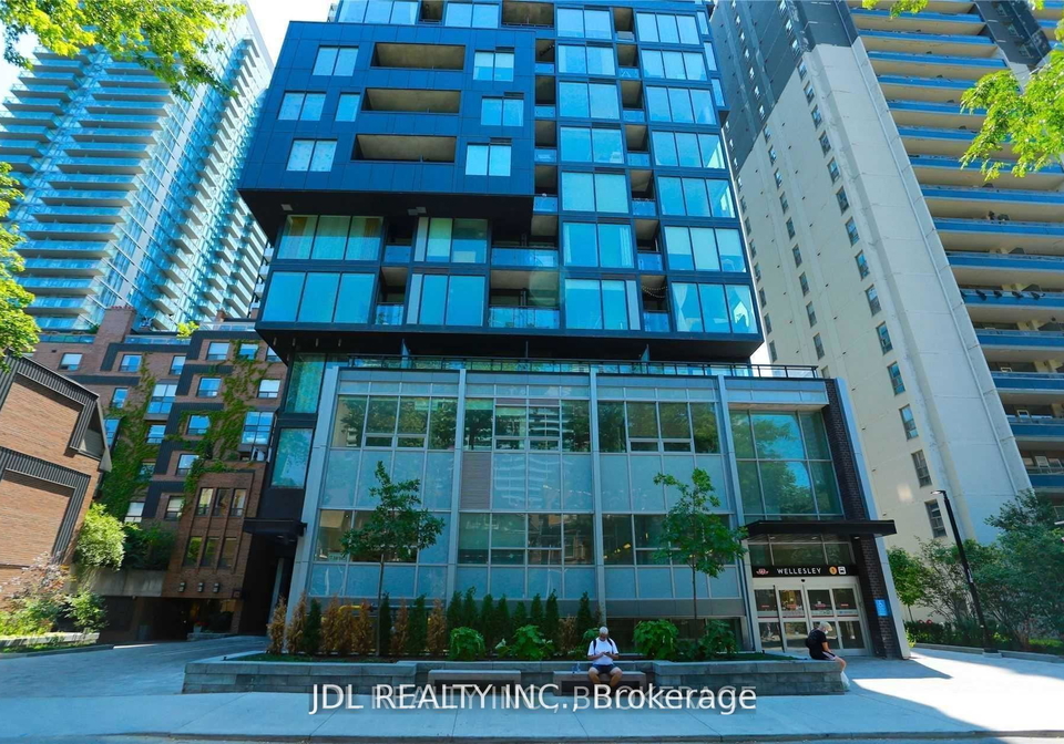 17-dundonald-street-toronto-ontario-c12261793