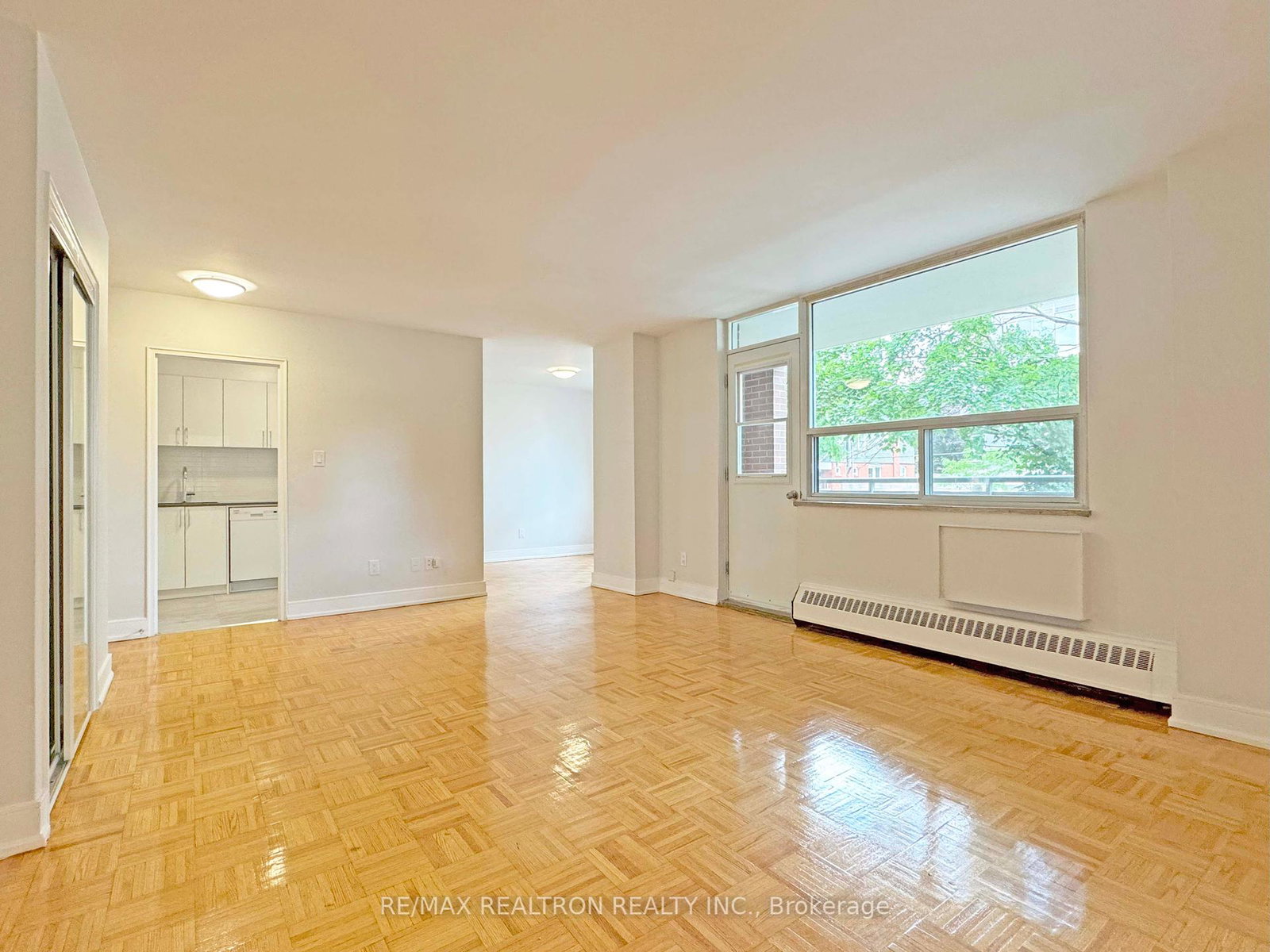 490-eglinton-avenue-e-toronto-ontario-c12261912