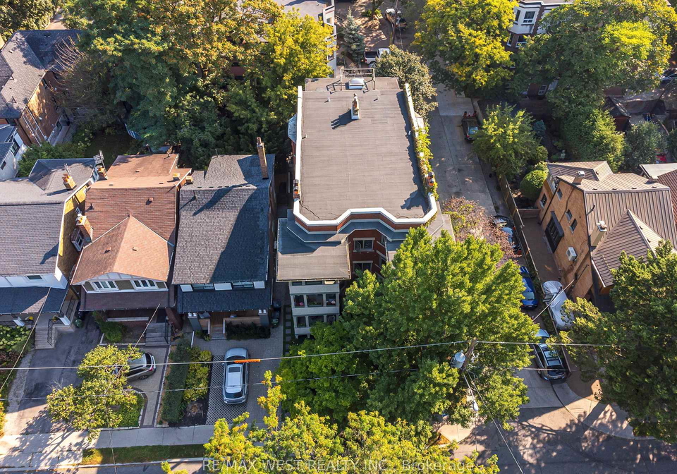 9b-humewood-drive-toronto-ontario-c12262057