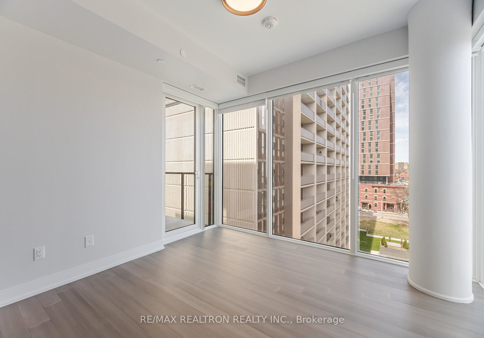 664-spadina-avenue-toronto-ontario-c12262335