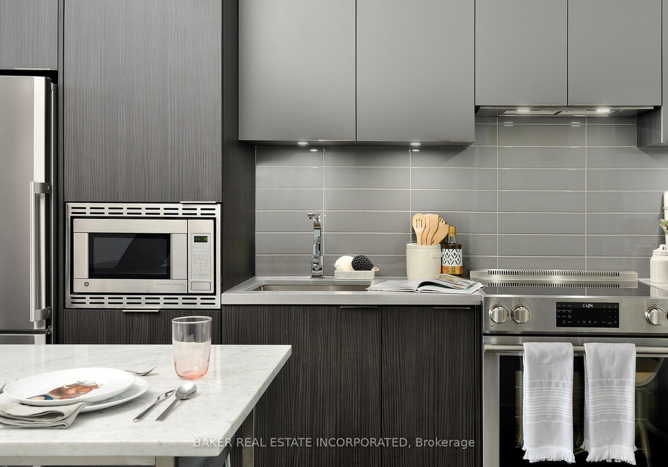 15-roehampton-avenue-toronto-ontario-c12262714