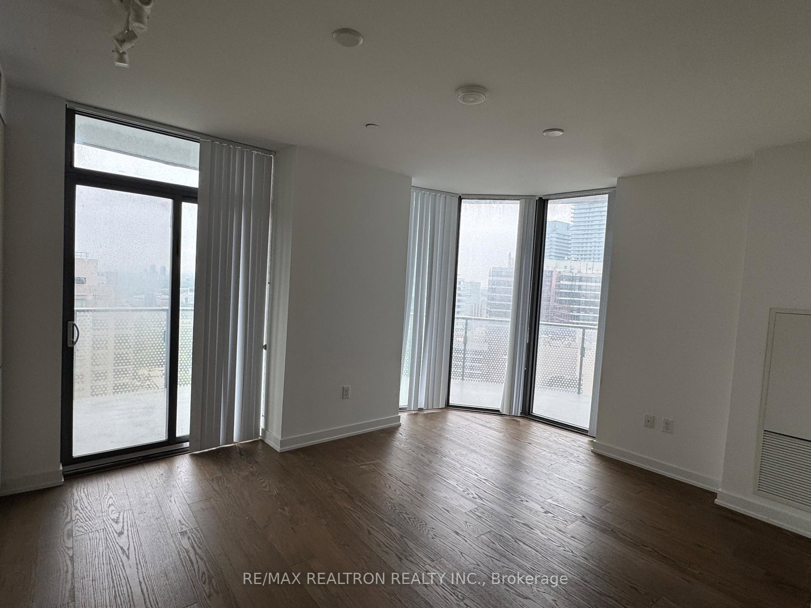 11-wellesley-street-w-toronto-ontario-c12262931