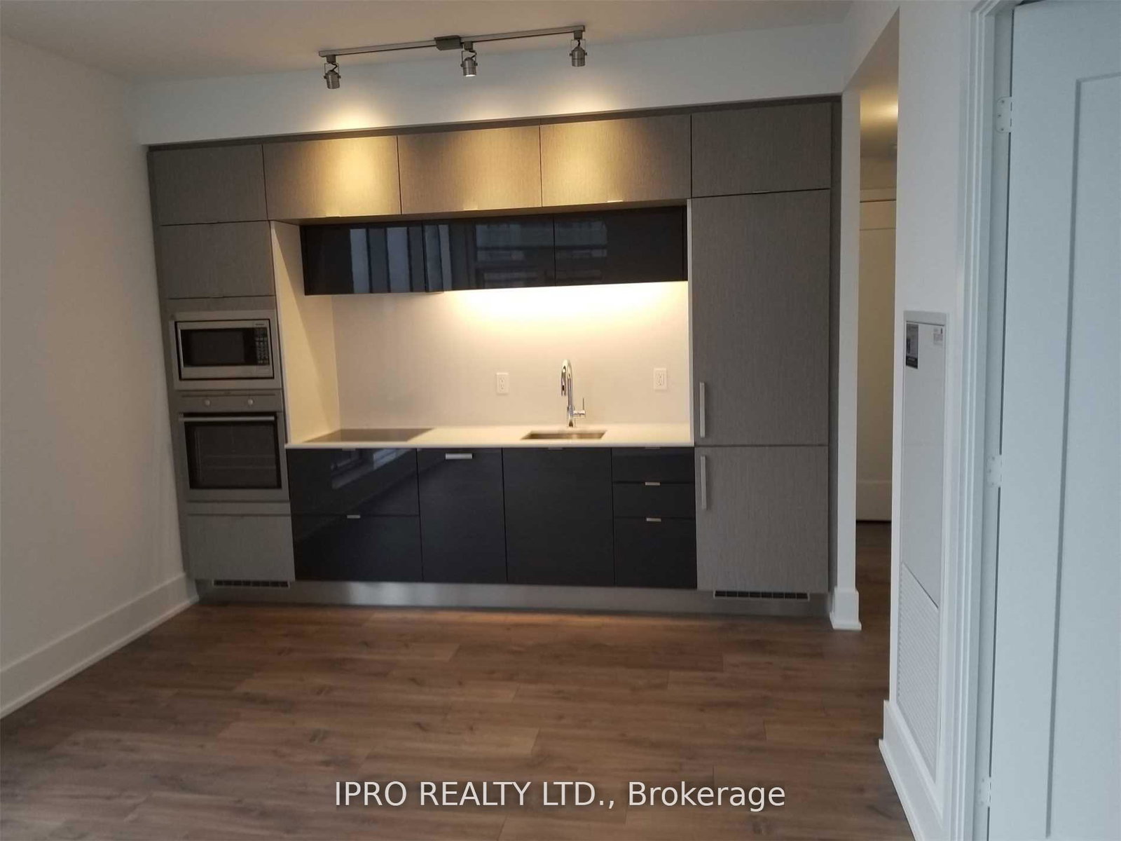 10-york-street-toronto-ontario-c12263549