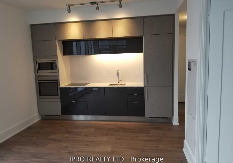 10-york-street-toronto-ontario-c12263549