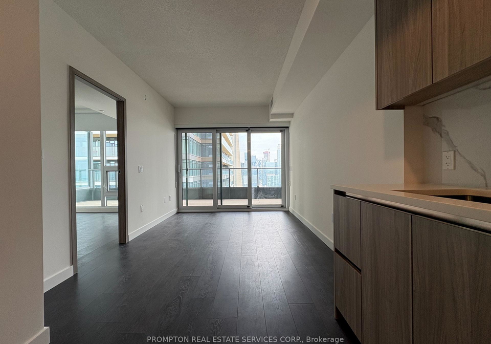 3-concord-cityplace-way-toronto-ontario-c12264014