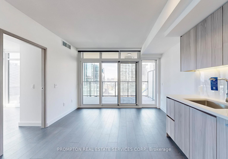 3-concord-cityplace-way-toronto-ontario-c12264018