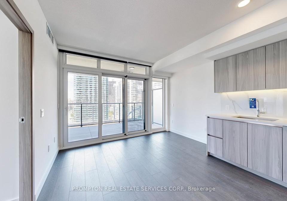 3-concord-cityplace-way-toronto-ontario-c12264018