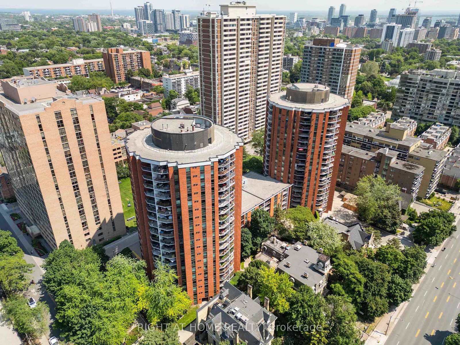 77-maitland-place-toronto-ontario-c12264095