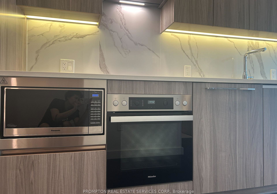 3-concord-cityplace-way-toronto-ontario-c12264276