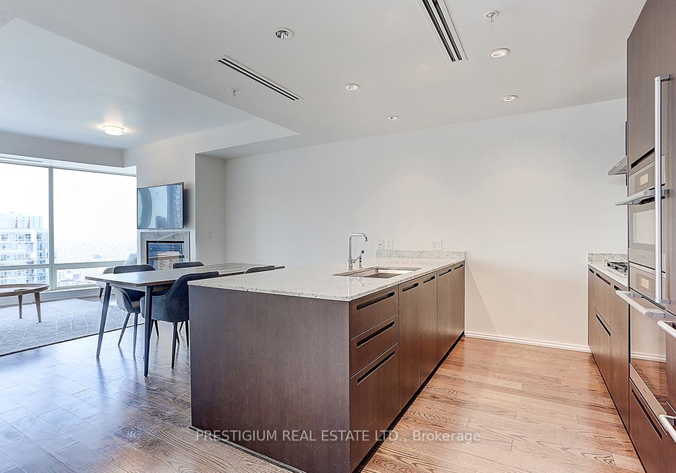 180-university-avenue-toronto-ontario-c12264280
