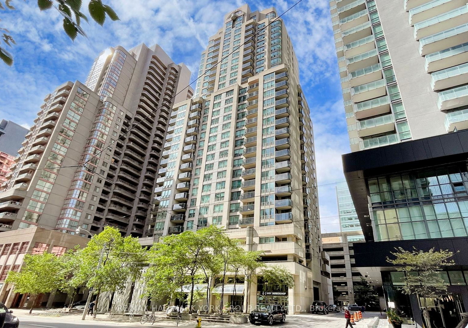 750-bay-street-toronto-ontario-c12264383