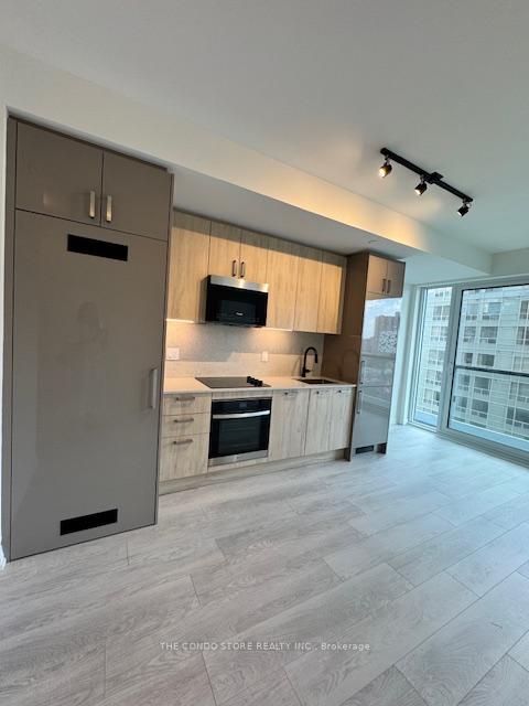 292-dundas-street-w-toronto-ontario-c12264743