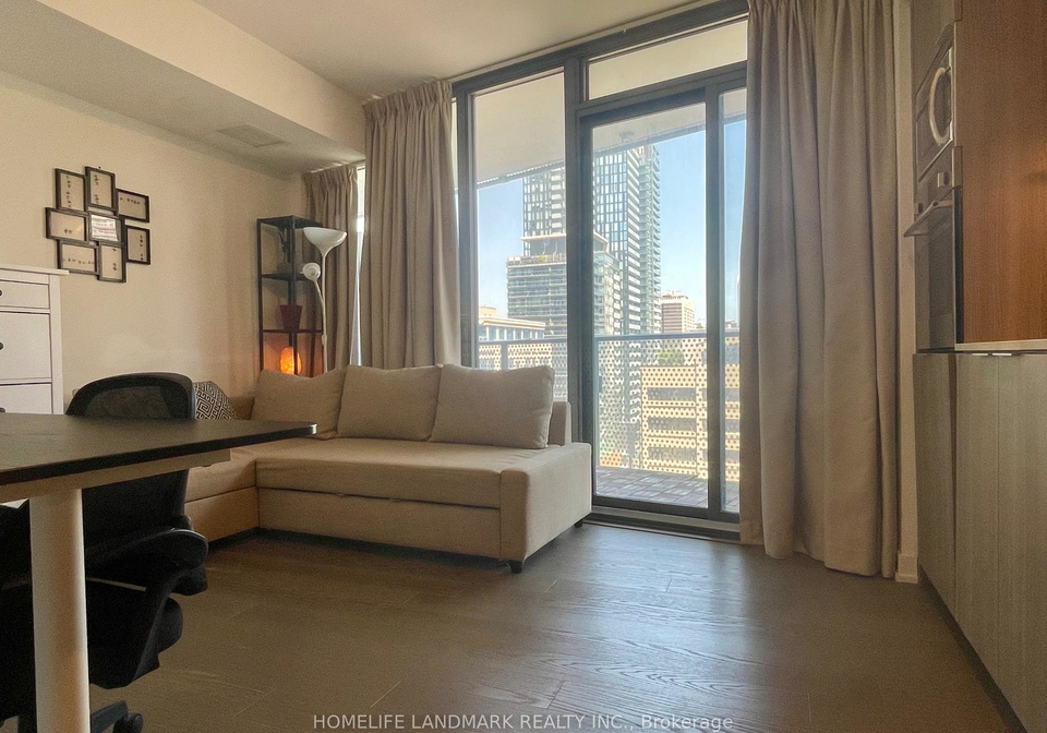 11-wellesley-street-w-toronto-ontario-c12264790
