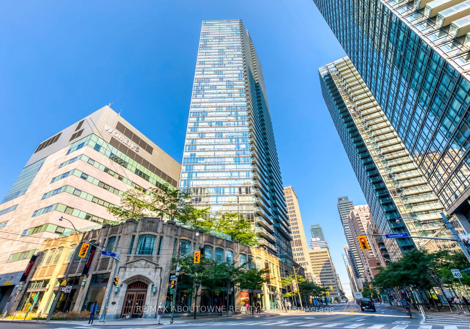 832-bay-street-toronto-ontario-c12264890