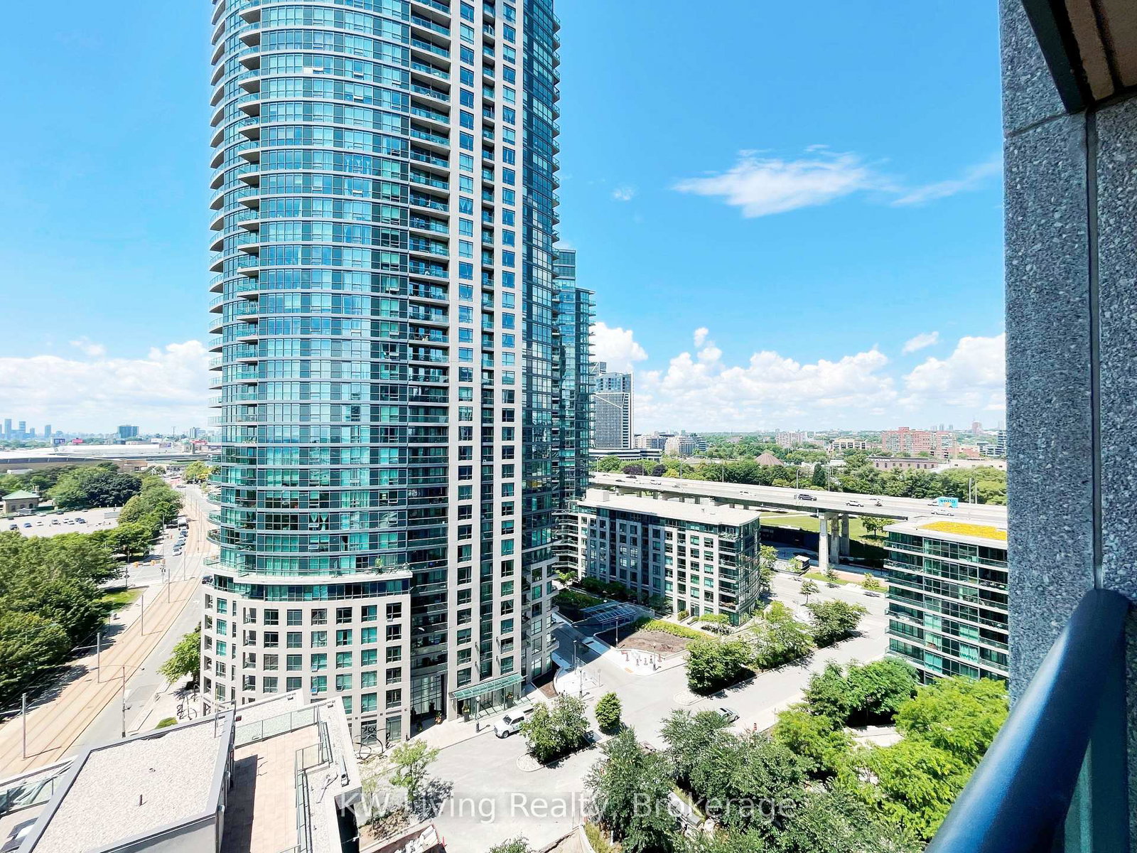 215-fort-york-boulevard-toronto-ontario-c12265203