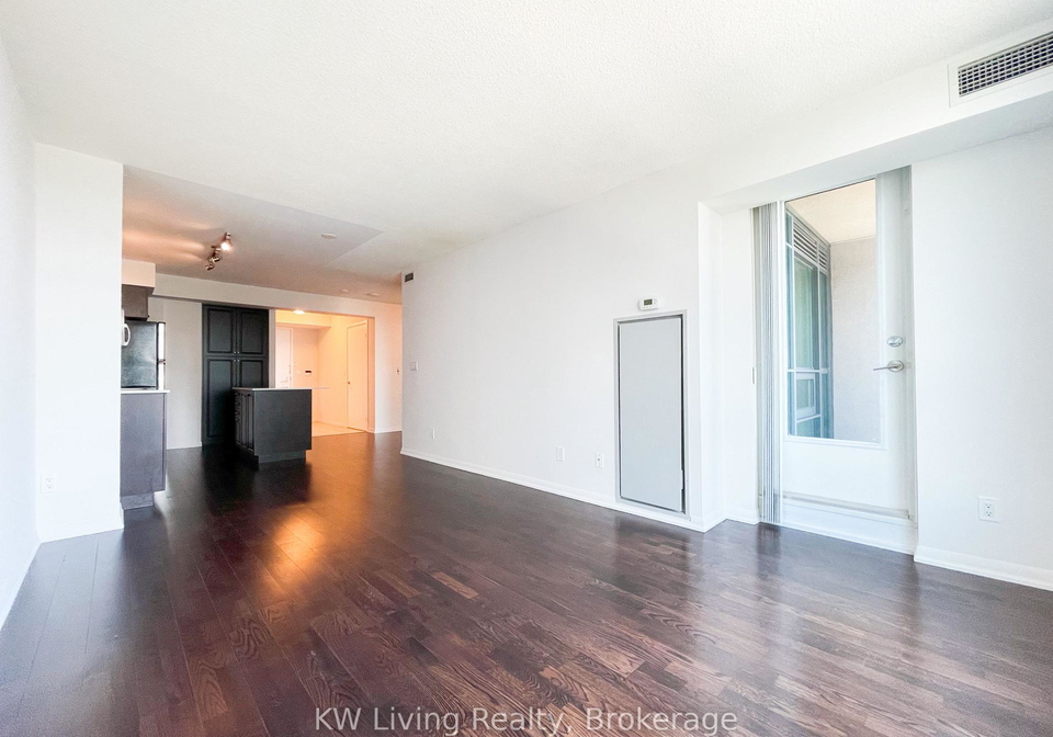 215-fort-york-boulevard-toronto-ontario-c12265203