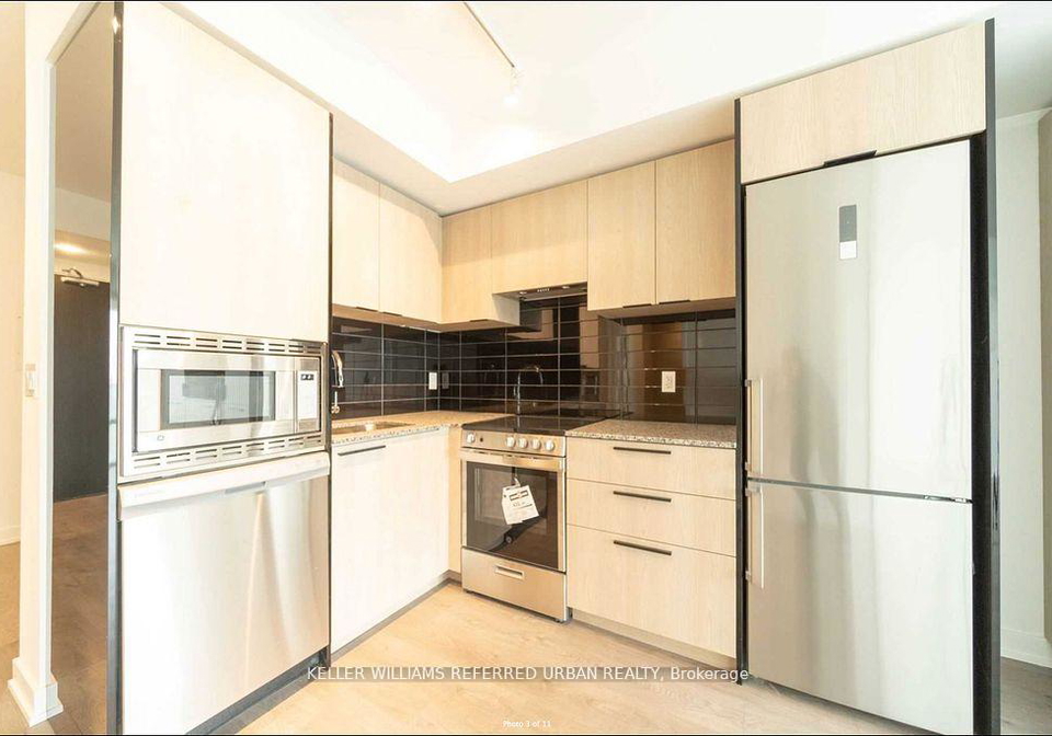 501-yonge-street-toronto-ontario-c12265206
