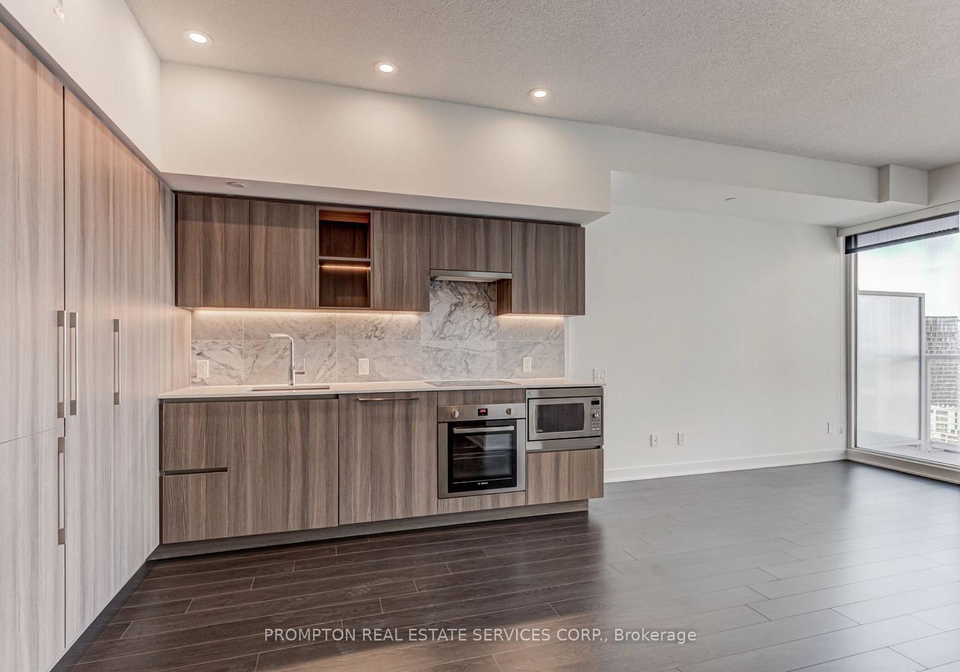 19-bathurst-street-toronto-ontario-c12265810