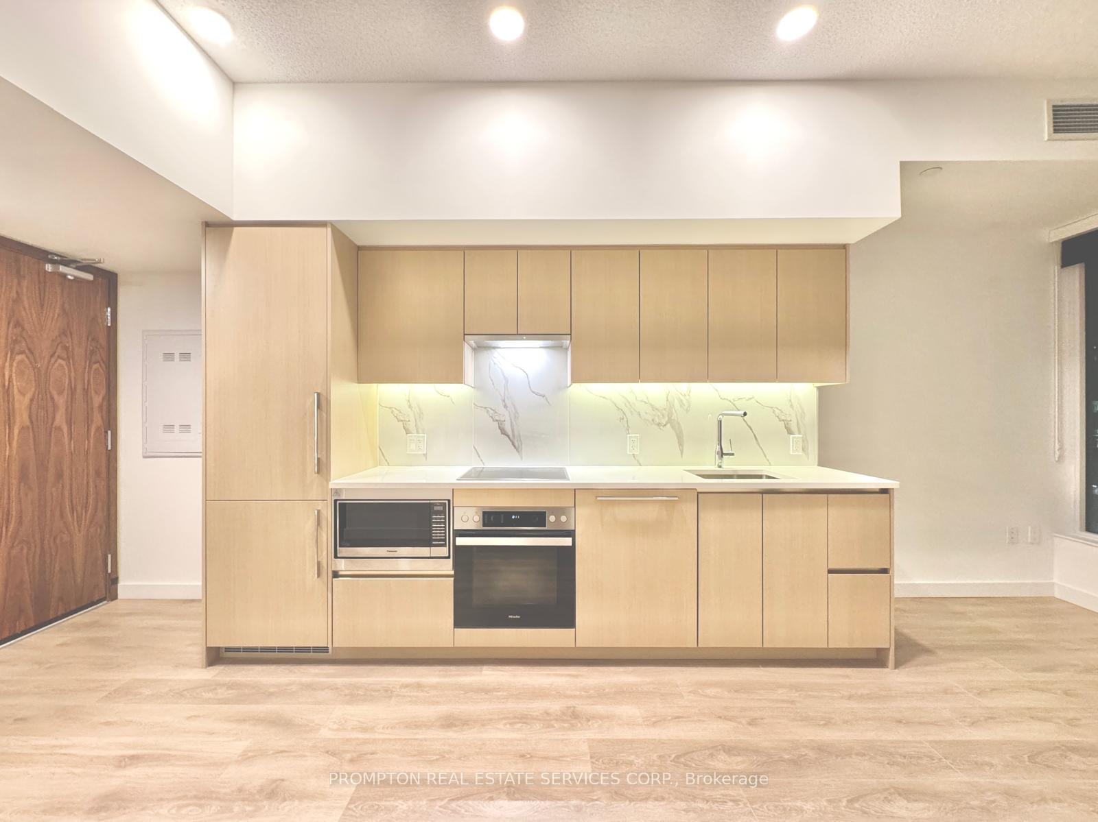 1-concord-cityplace-way-toronto-ontario-c12265902