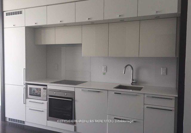 15-grenville-street-toronto-ontario-c12265903