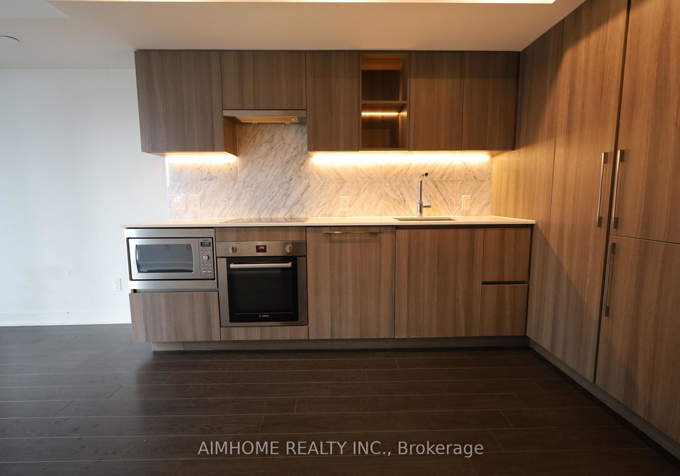19-bathurst-street-toronto-ontario-c12265926