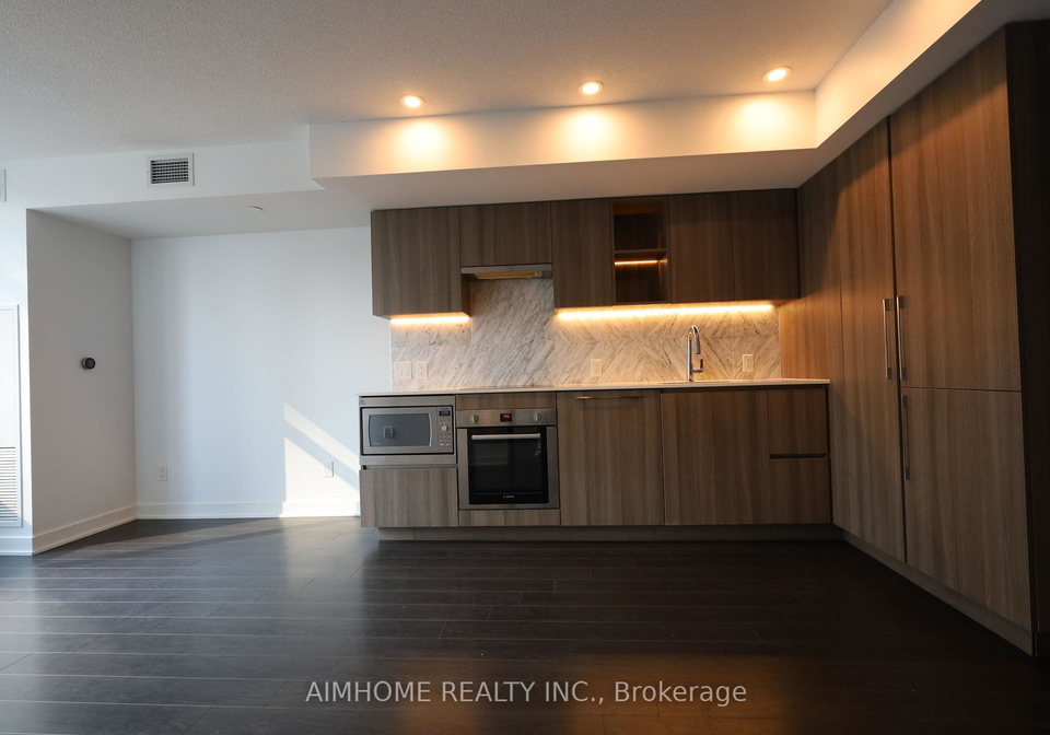 19-bathurst-street-toronto-ontario-c12265926