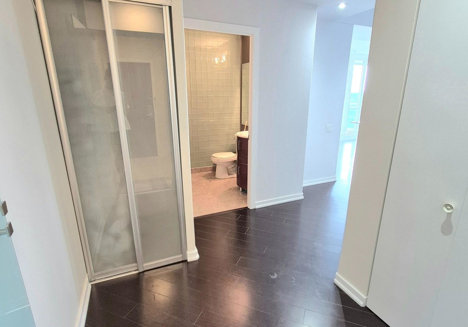 30-canterbury-place-toronto-ontario-c12266048