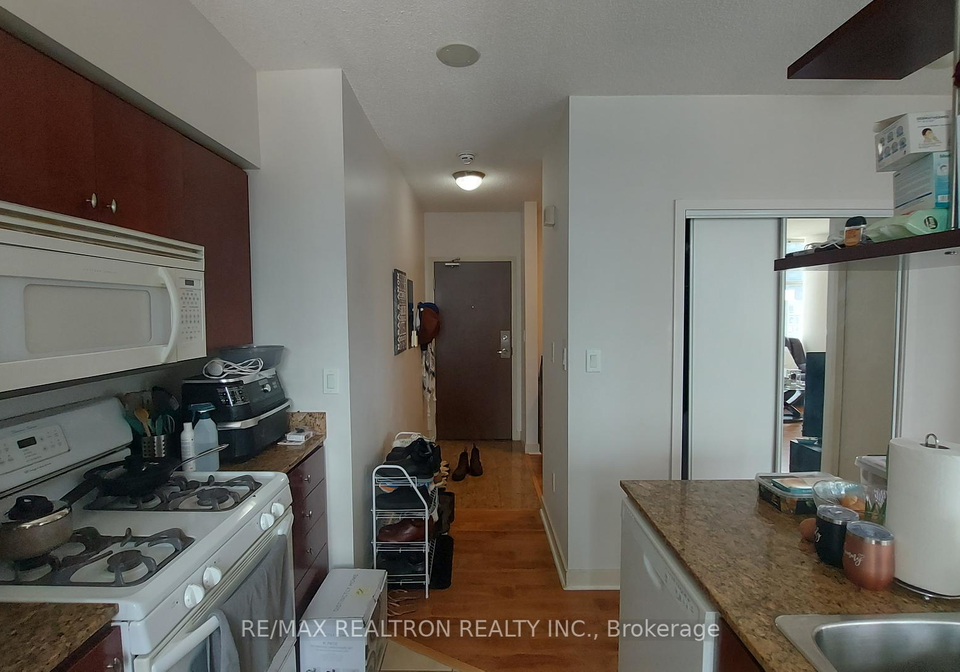 35-mariner-terrace-toronto-ontario-c12266896