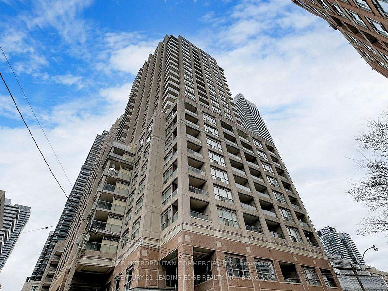 909-bay-street-toronto-ontario-c12267460