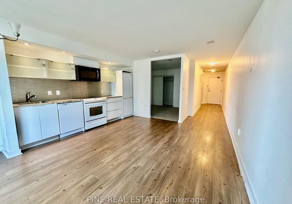 4-spadina-avenue-toronto-ontario-c12267503