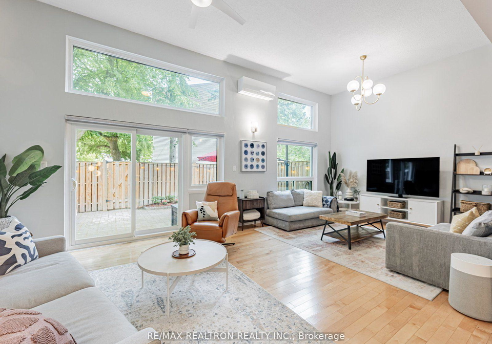 2-carol-wrenway-north-york-ontario-c12267534