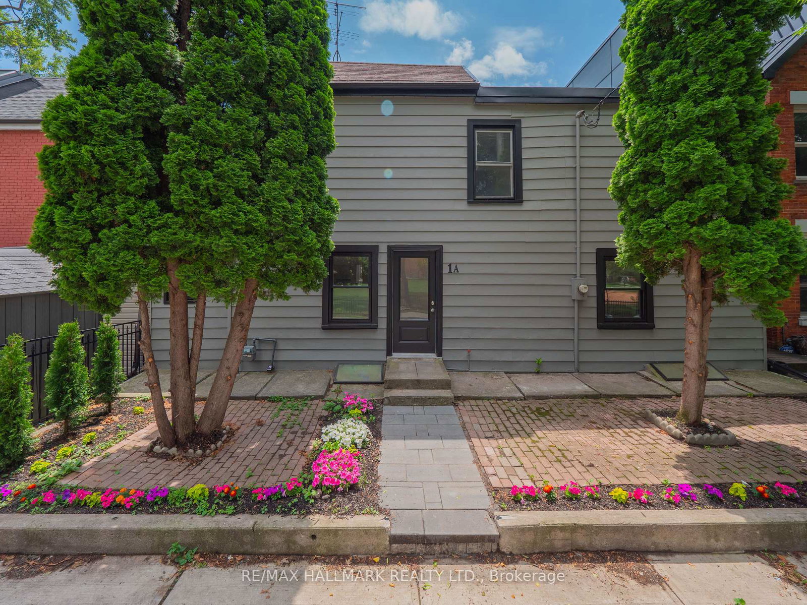 1a-middleton-street-toronto-ontario-c12268096