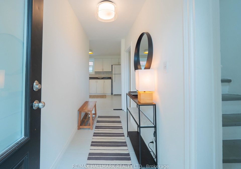 1a-middleton-street-toronto-ontario-c12268096