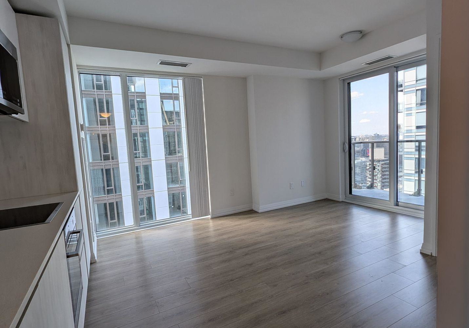 8-widmer-street-toronto-ontario-c12268541