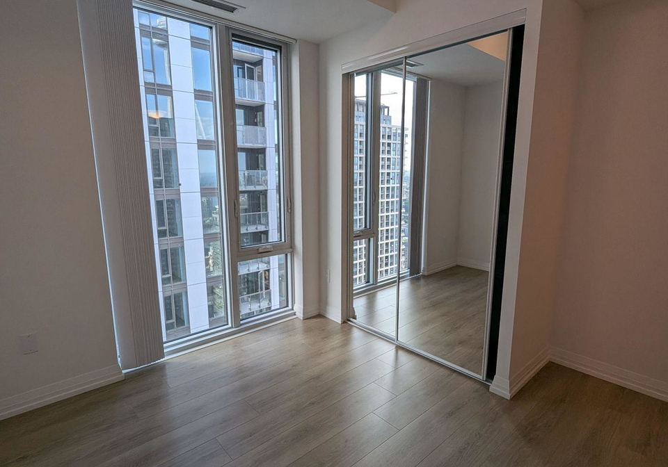 8-widmer-street-toronto-ontario-c12268541
