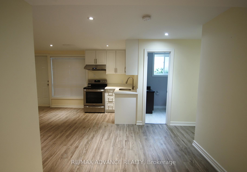 33-carluke-crescent-north-york-ontario-c12268756