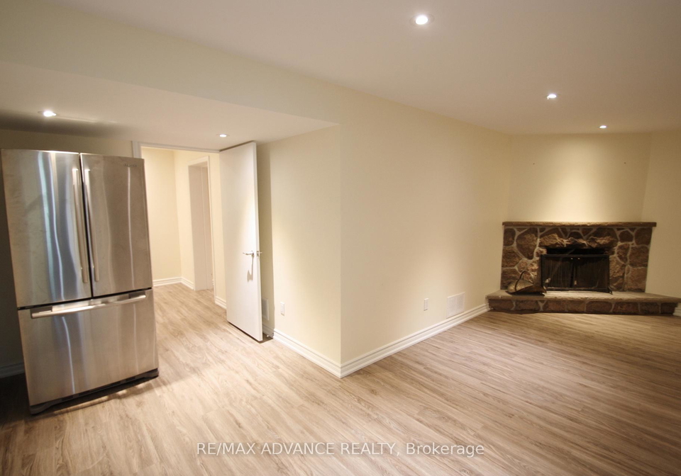 33-carluke-crescent-north-york-ontario-c12268756
