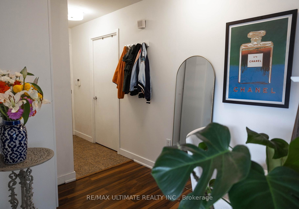 9-spadina-avenue-n-toronto-ontario-c12268854