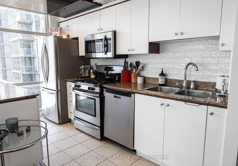 9-spadina-avenue-n-toronto-ontario-c12268854