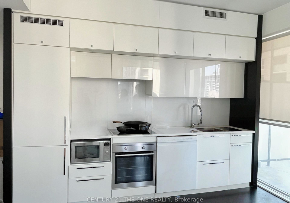 15-grenville-street-toronto-ontario-c12268890