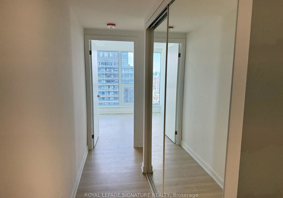 8-wellesley-street-w-toronto-ontario-c12268972