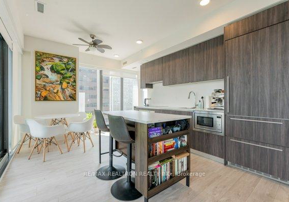8-cumberland-street-toronto-ontario-c12269201