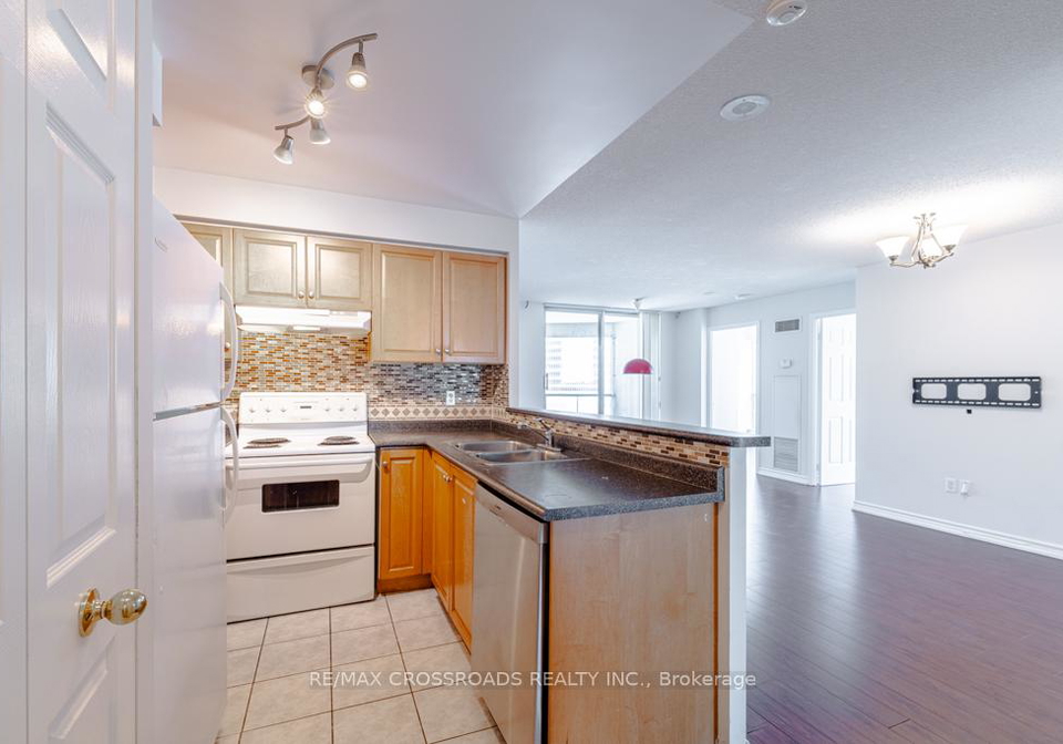 7-lorraine-drive-toronto-ontario-c12269393