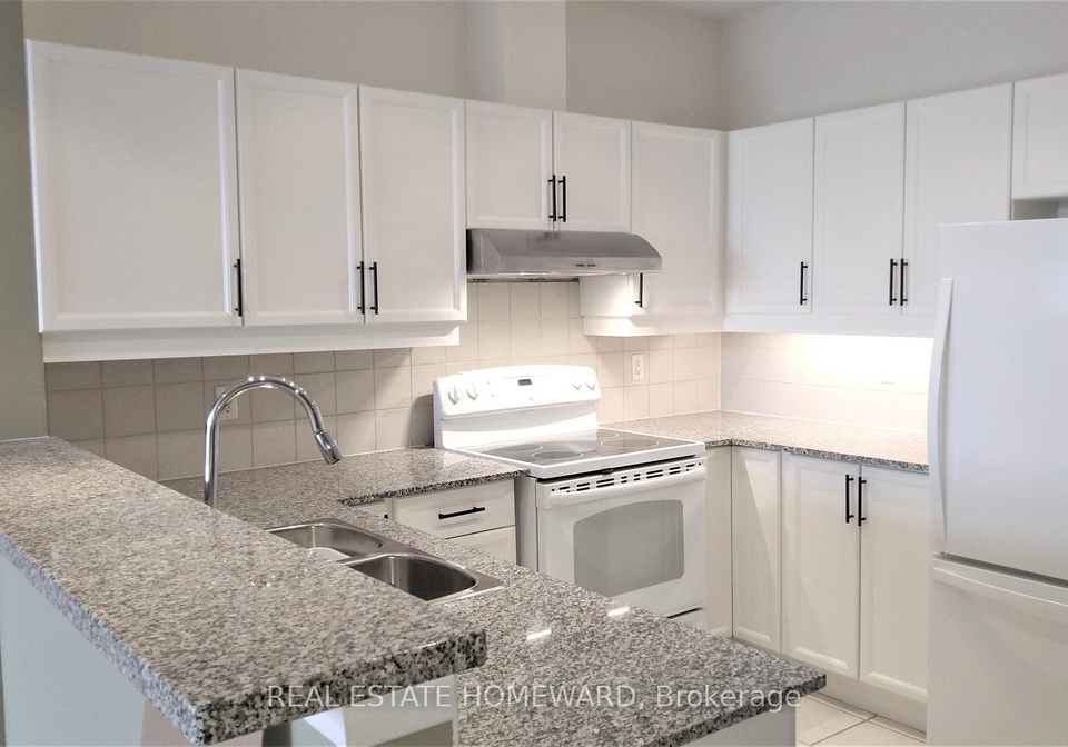 1-leaside-park-drive-east-york-ontario-c12269639