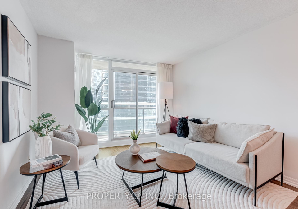 16-yonge-street-toronto-ontario-c12269740