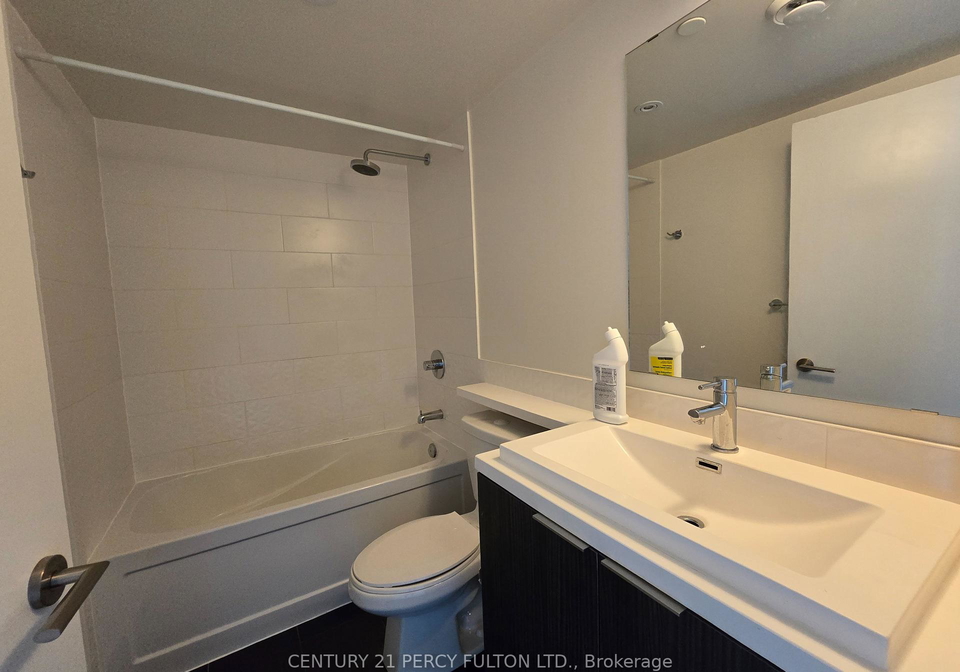 2-sonic-way-east-york-ontario-c12269753
