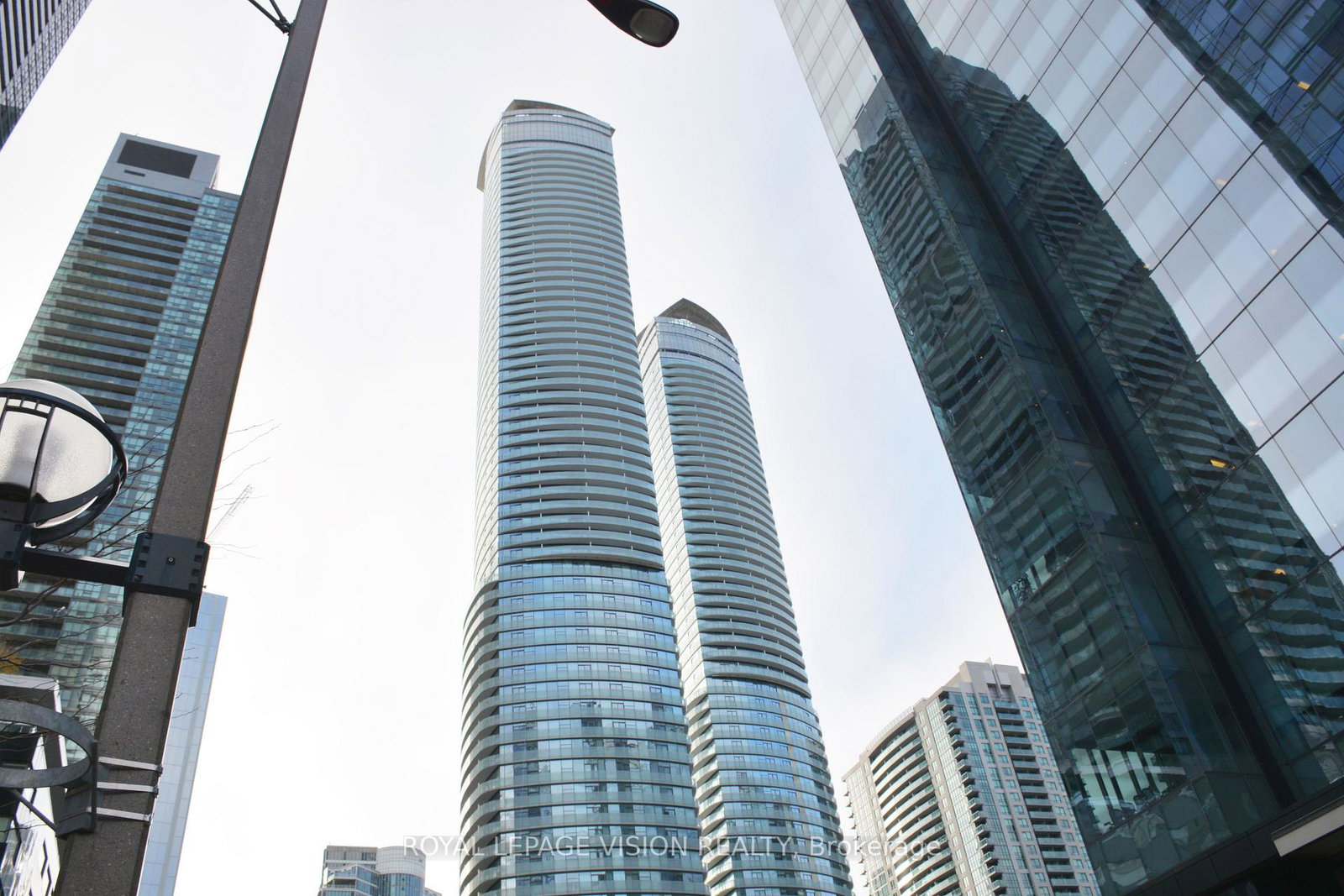 14-york-street-toronto-ontario-c12269935