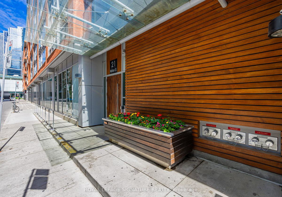21-nelson-street-toronto-ontario-c12270315