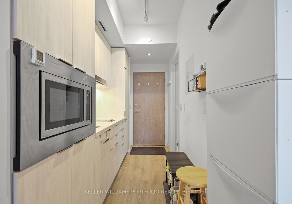 215-queen-street-w-toronto-ontario-c12270446