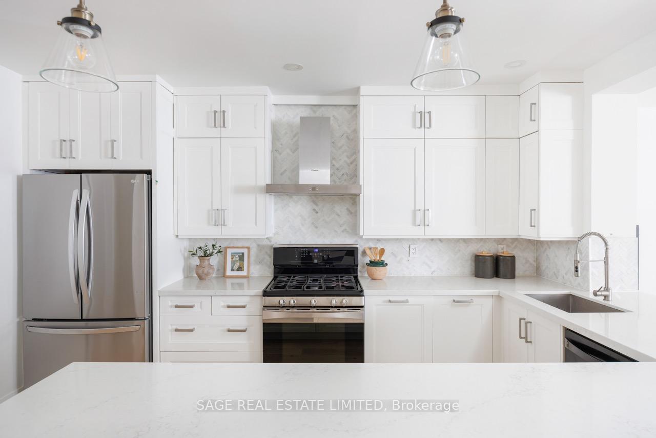 195-albertus-avenue-toronto-ontario-c12270877